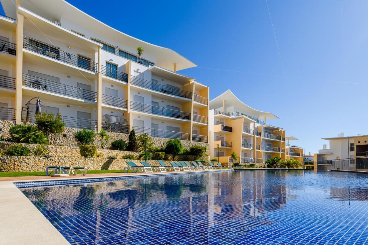 אלבופיירה Bnb Homes Ocean View Apartment With Relax Terrace, 2 Swimming Pools & Tennis Court מראה חיצוני תמונה