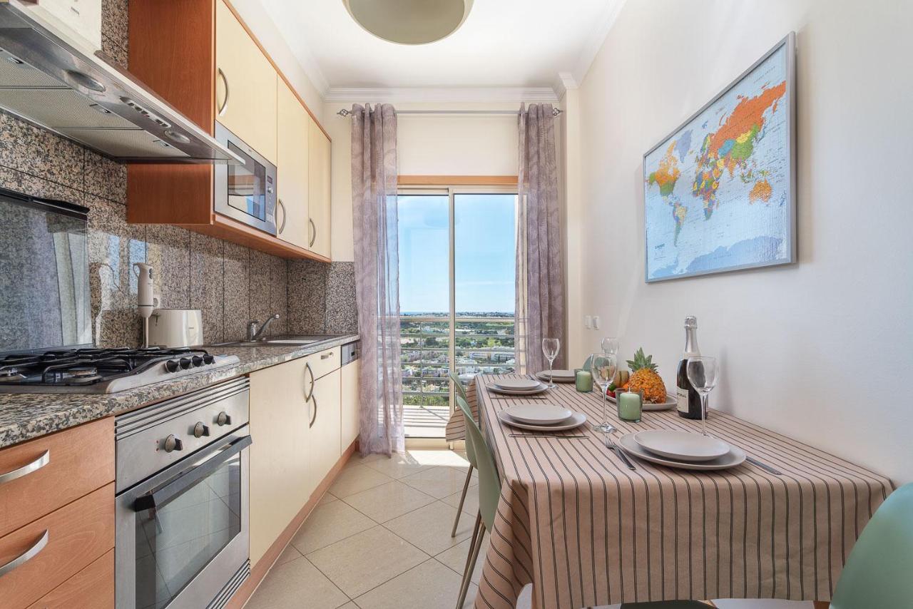 אלבופיירה Bnb Homes Ocean View Apartment With Relax Terrace, 2 Swimming Pools & Tennis Court מראה חיצוני תמונה