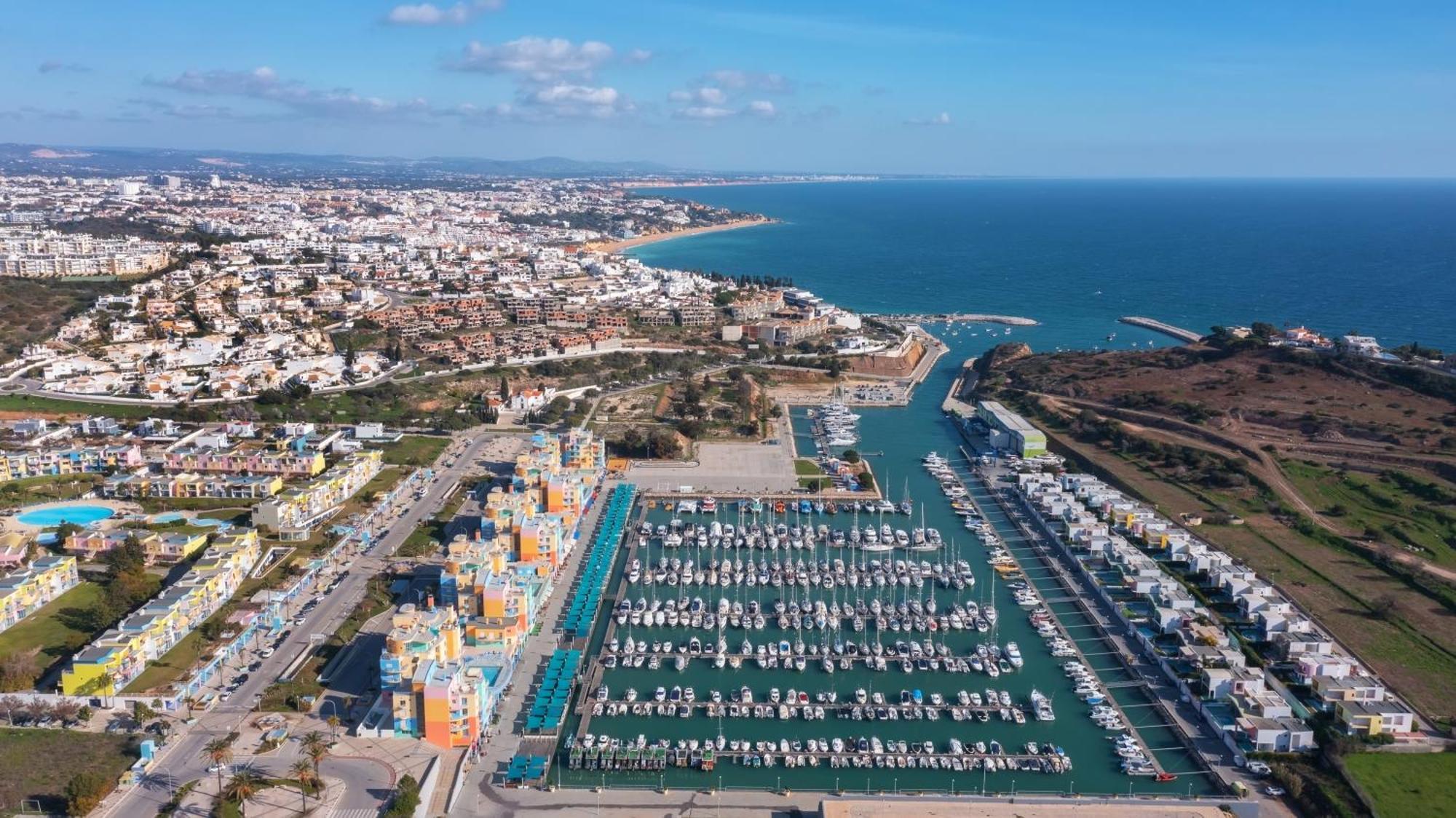 אלבופיירה Bnb Homes Ocean View Apartment With Relax Terrace, 2 Swimming Pools & Tennis Court מראה חיצוני תמונה